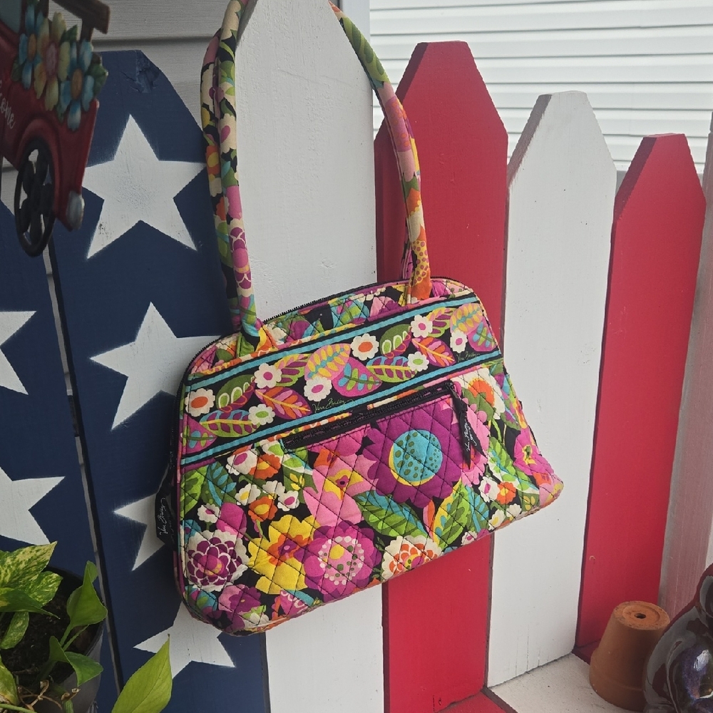 VERA BRADLEY. 14X10 Great Condition.